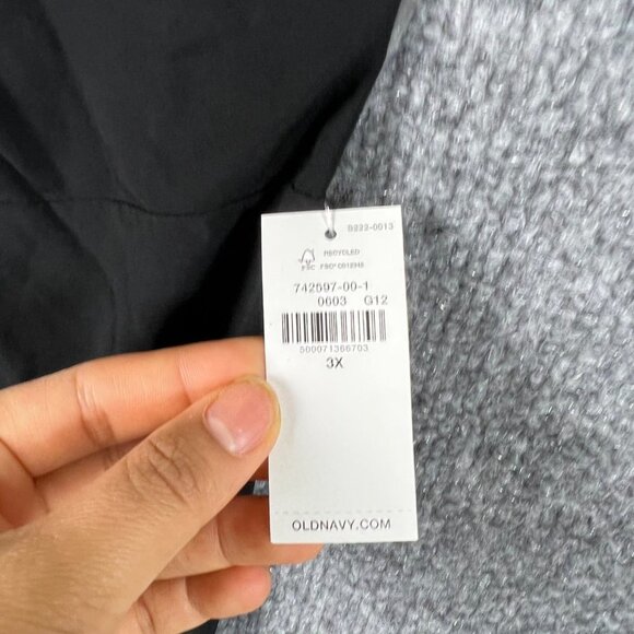 NWT NEW Women's Plus Size Old Navy‎ Black With Buttons Sleeveless Tank Size 3X - Picture 5 of 7